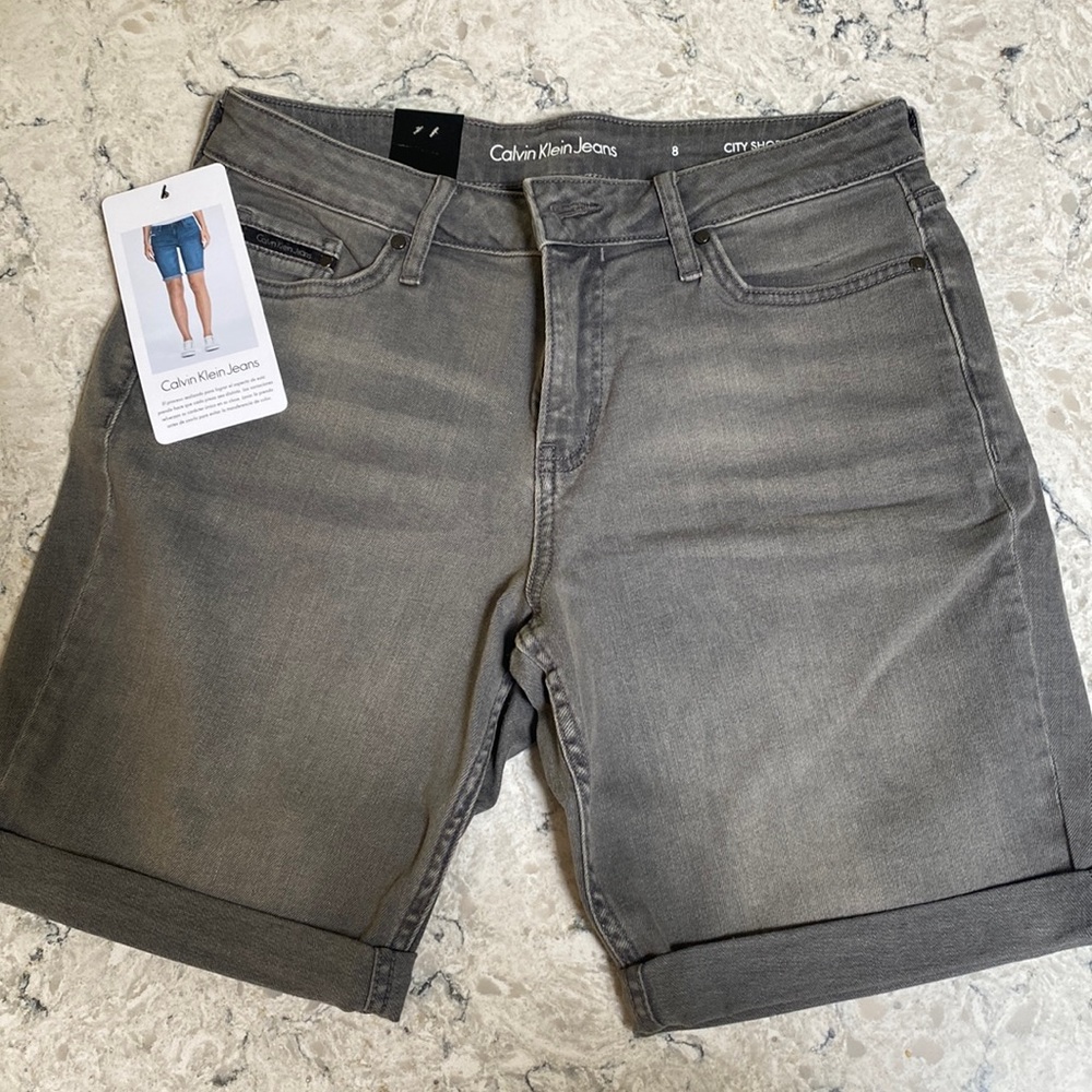 Calvin Klein City Short - Brand New - Size 8